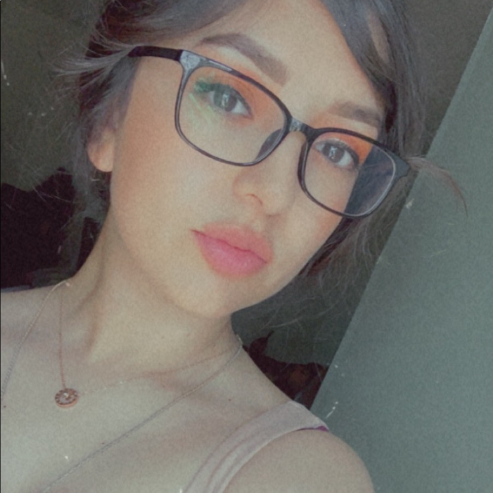 Meet your Posher, Victoria